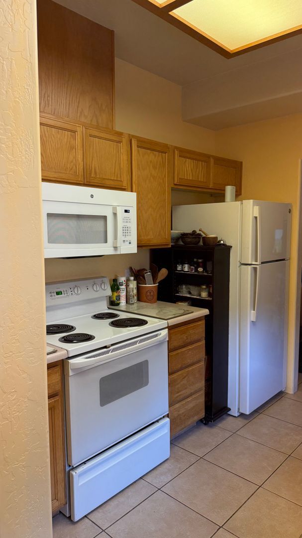 Building Photo - 710 Agave Ct