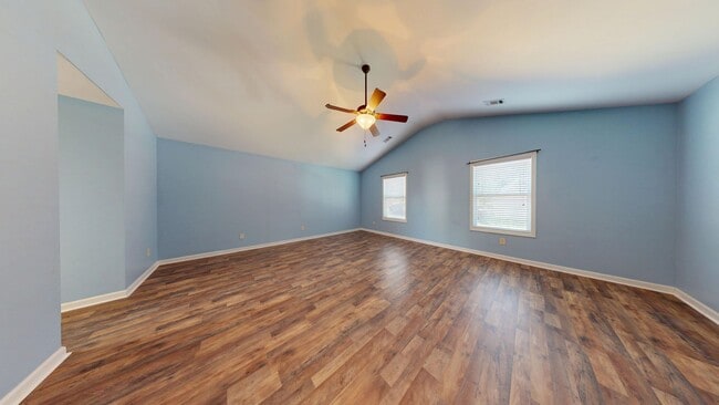 Building Photo - Nice 4 Bedroom Home in Solamere