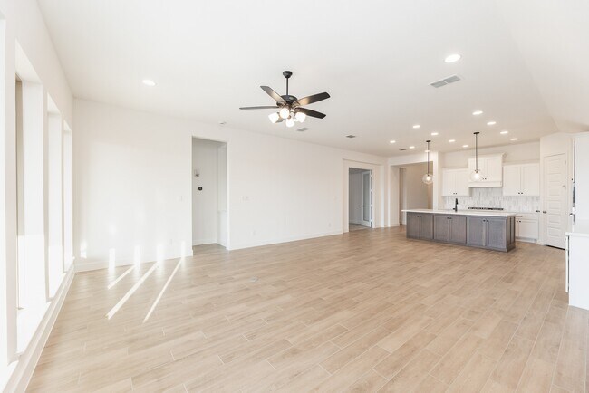 Building Photo - 2802 Sweet Honey Ln