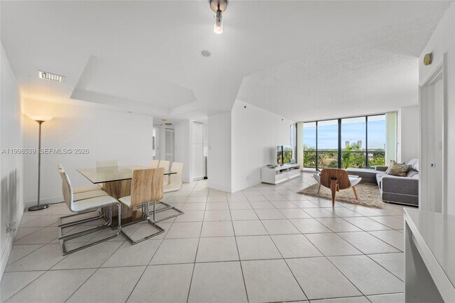 Building Photo - 3598 Yacht Club Dr