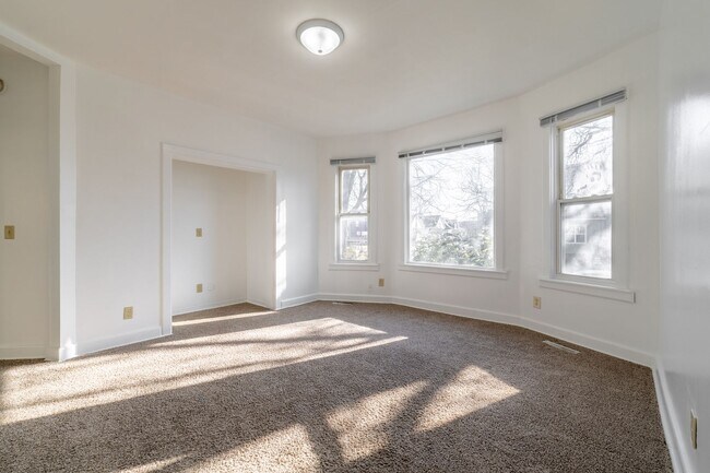 Building Photo - 5432 23rd Ave