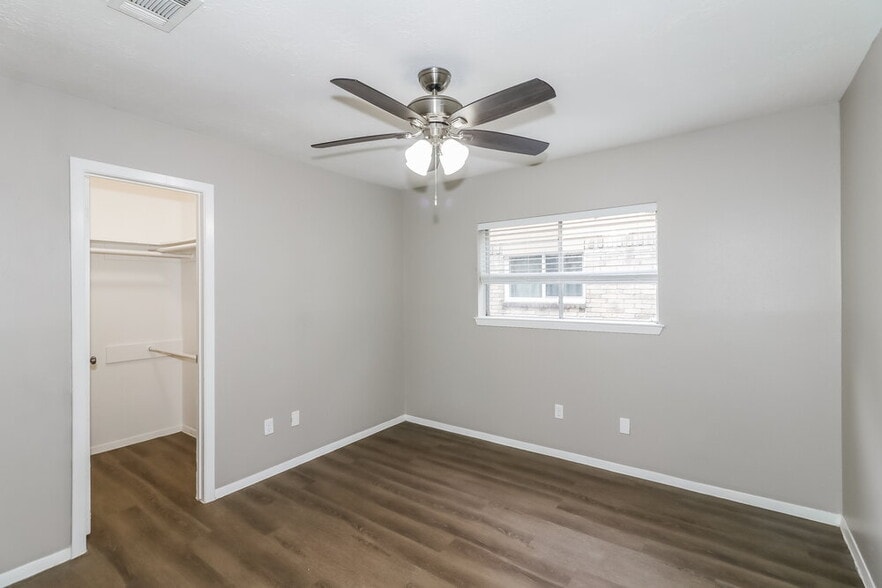 Building Photo - 2406 Heathergold Dr