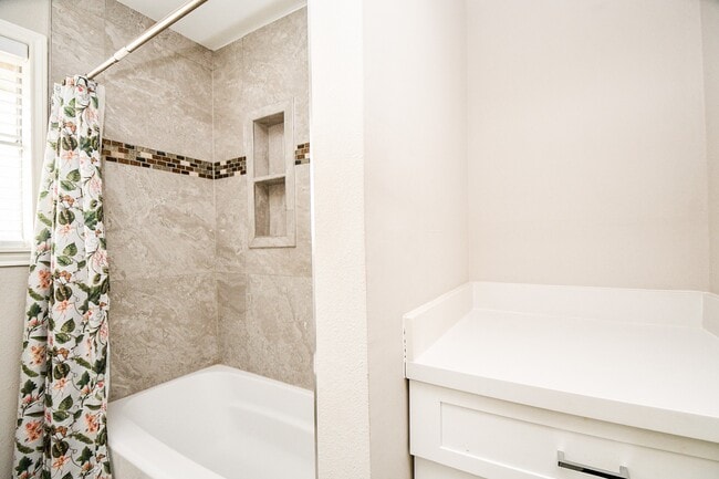 Building Photo - 4310 Woodvalley Dr