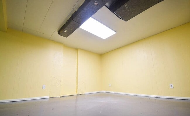 Building Photo - Spacious 4-Bedroom Home in Arbor Lodge – P...