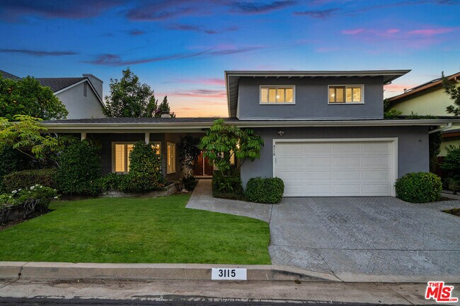Building Photo - 3115 Dona Susana Dr