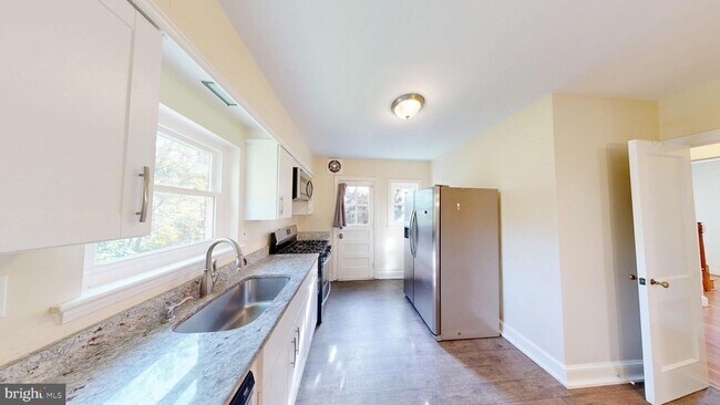 Building Photo - 11 Indian Spring Dr