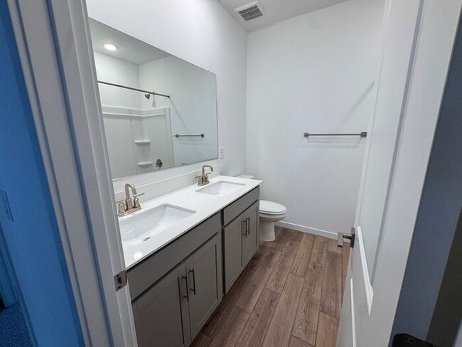 Building Photo - Stunning New 3Beds/2.5Bath Townhome in Pho...