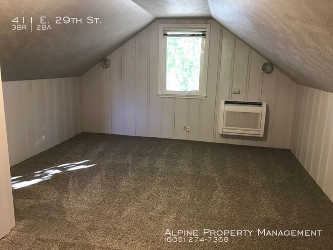 Building Photo - 3 Bed/2 Bath Home Near McKennan Park!
