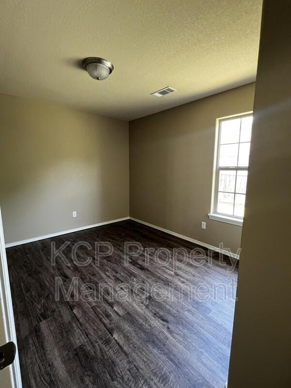 Building Photo - 2504 Ridgeway Ln