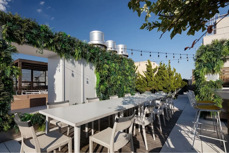 Building Photo - 227 W 77th St