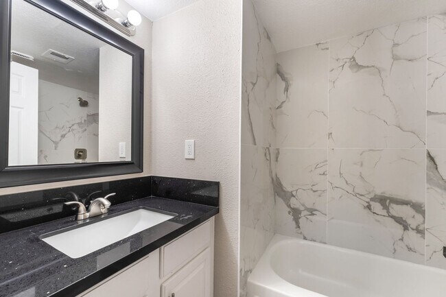 Building Photo - Modern Condo in Guard-Gated Community!