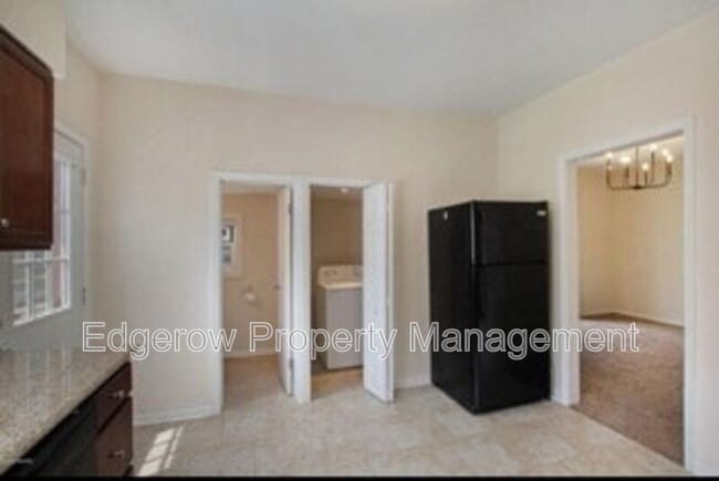 Building Photo - 352 Holmdene Blvd NE