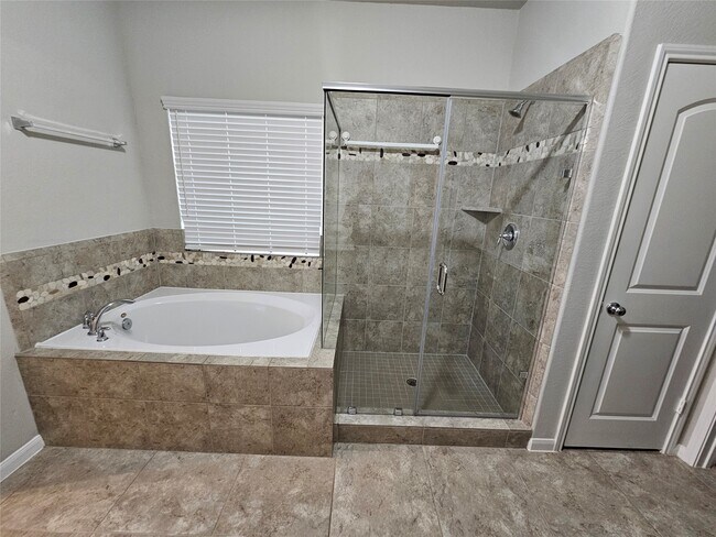 Building Photo - 24258 Via Vitani Dr