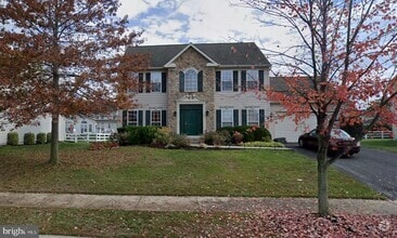 Building Photo - 321 Drake Dr