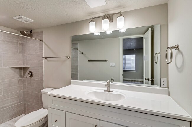 Building Photo - 808 S 1710 E