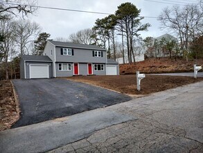 Building Photo - 5-7 Ronda Lane