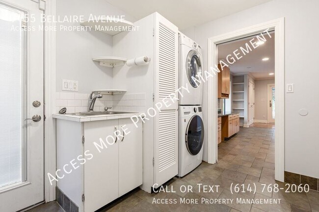 Building Photo - 7455 Bellaire Ave