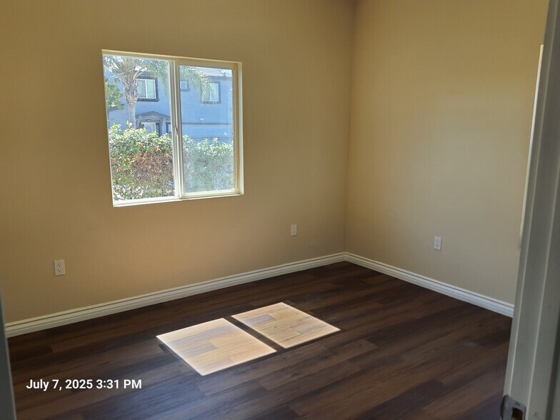 Bedroom - 1221 W 152nd St