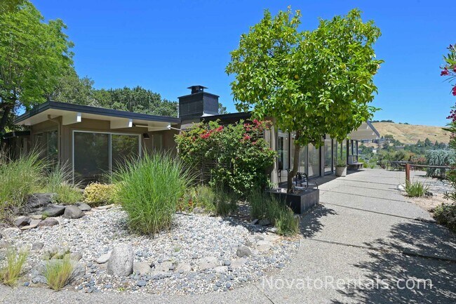 Building Photo - 748 Beechnut Ct