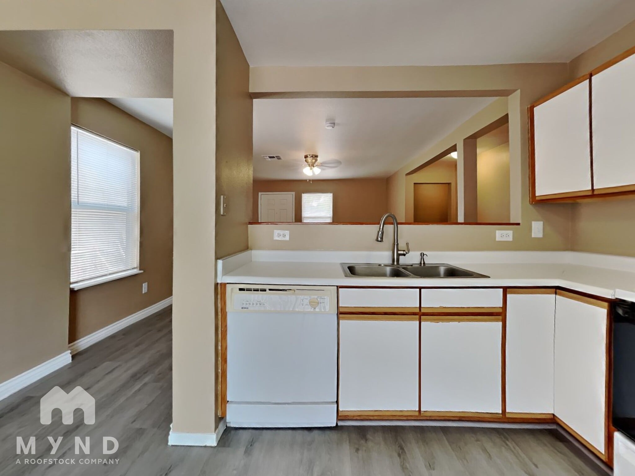 Building Photo - 11793 W Dahlia Dr