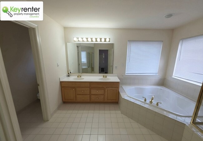 Building Photo - Beautiful 4-Bedroom Home in New Market – Hardwood Floors, Modern Kitchen, 2-Car Garage & Yard Car...