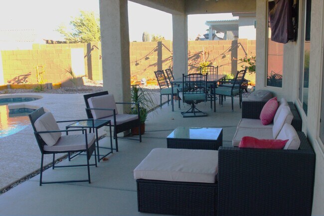 Building Photo - Fully furnished short term rental in Florence w/heated pool and spa