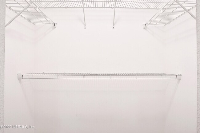 Building Photo - 11 Wheatfield Dr