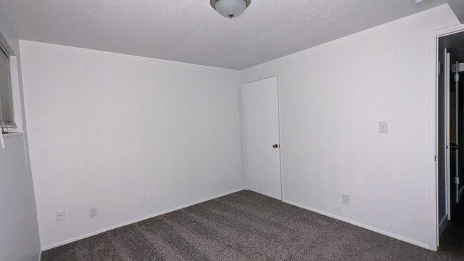 Building Photo - 178 S 300 E