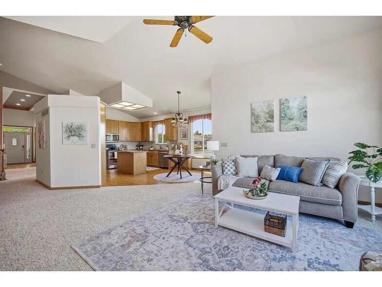Building Photo - 510 Lakeside Pl