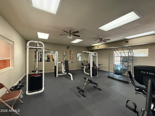 Building Photo - 4303 E Cactus Rd