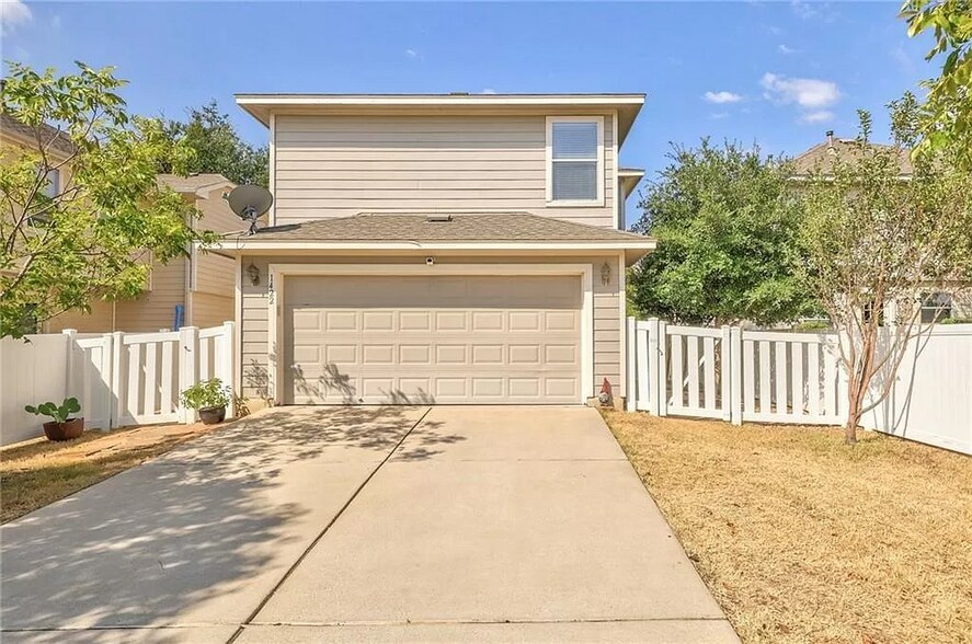 Building Photo - 1422 Davis Mountain Loop