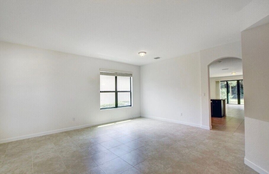 Building Photo - 8979 Gulf Run Way
