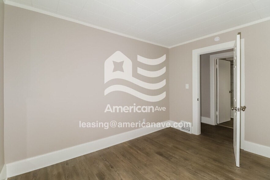 Building Photo - 829 E Dayton St