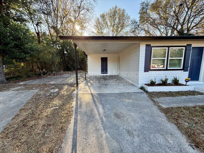 Building Photo - 2516 Medford Pl