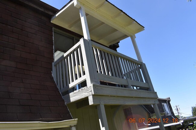 Building Photo - 4716 NE 108th Ave