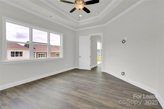 Building Photo - 6701 Star Dr