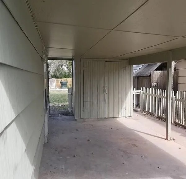 Building Photo - 1616 Adkins Dr