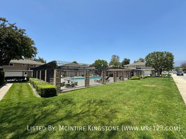 Building Photo - CALL FOR MOVE-IN SPECIALS! Spacious 2BD/1B...