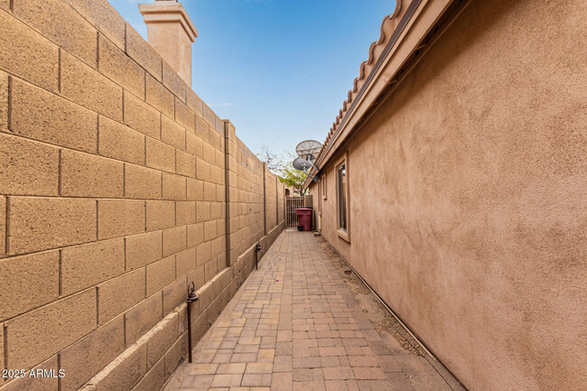 Building Photo - 10438 E Star of the Desert Dr