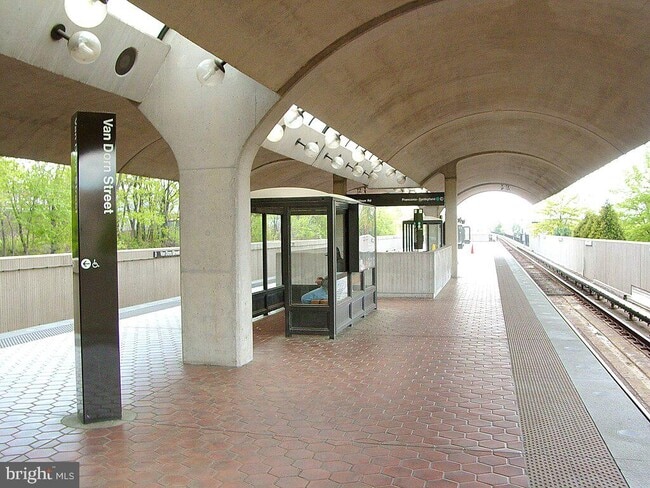 Building Photo - 16 S Van Dorn St