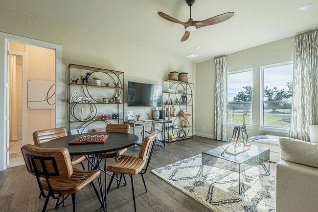 Building Photo - 217 Northcrest Dr