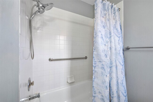 Building Photo - 9664 Royal Palm Blvd