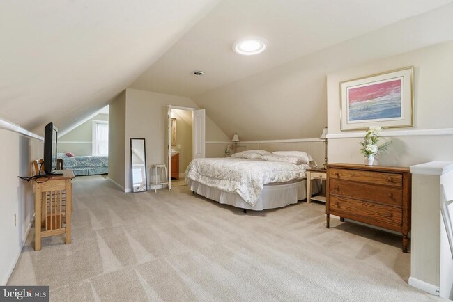 Building Photo - 1141 Ingleside Ave