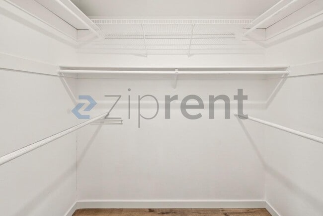 Building Photo - 2481 S Bundy Dr