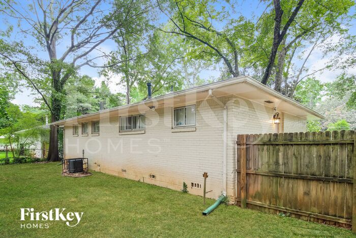 Building Photo - 3758 Aldea Dr