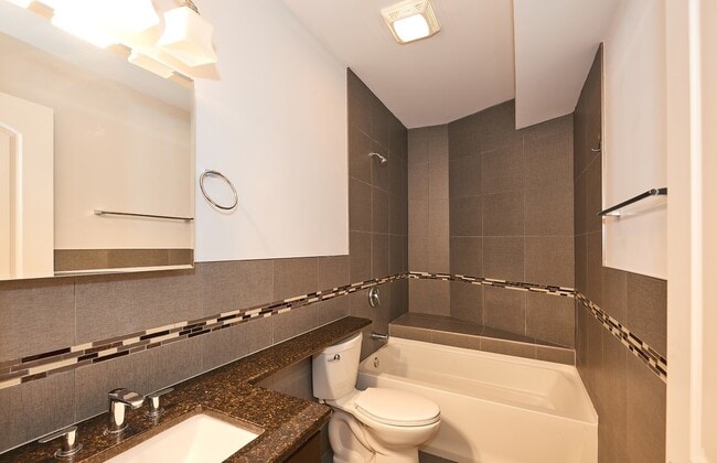 Building Photo - 6134 N Washtenaw Ave