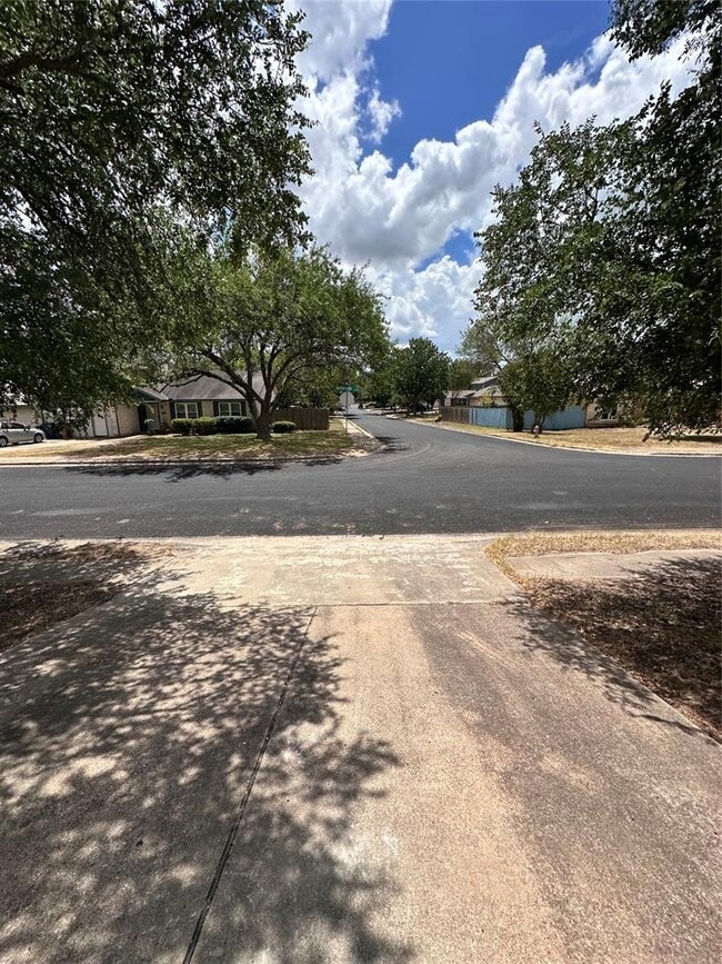 Building Photo - 4500 Silverstone Dr