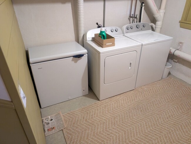 Building Photo - Beautiful 2 Bedroom House