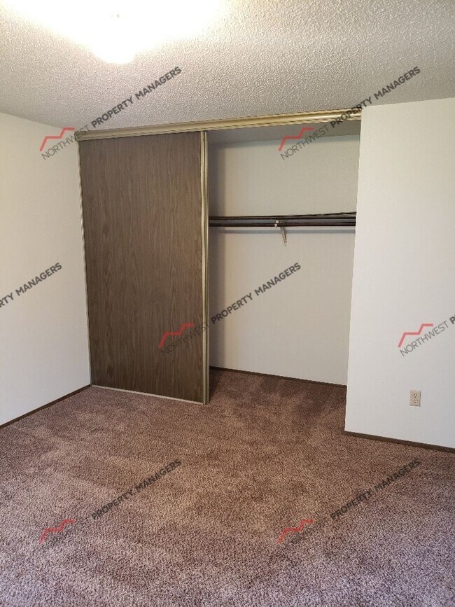 Building Photo - STATUS: *AVAILABLE * | R14 |  $1795