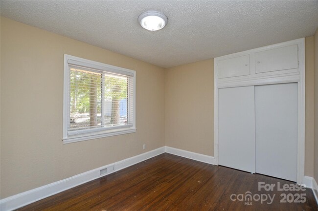 Building Photo - 15011 Woodstar Rd